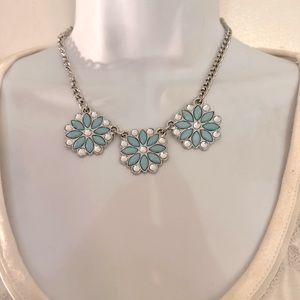 SILVER & BLUE THREE FLOWER CRYSTAL NECKLACE
